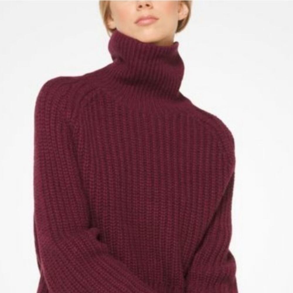 Michael Michael Kors Burgundy Waffle Textured Turtleneck Sweater Size‎ Small